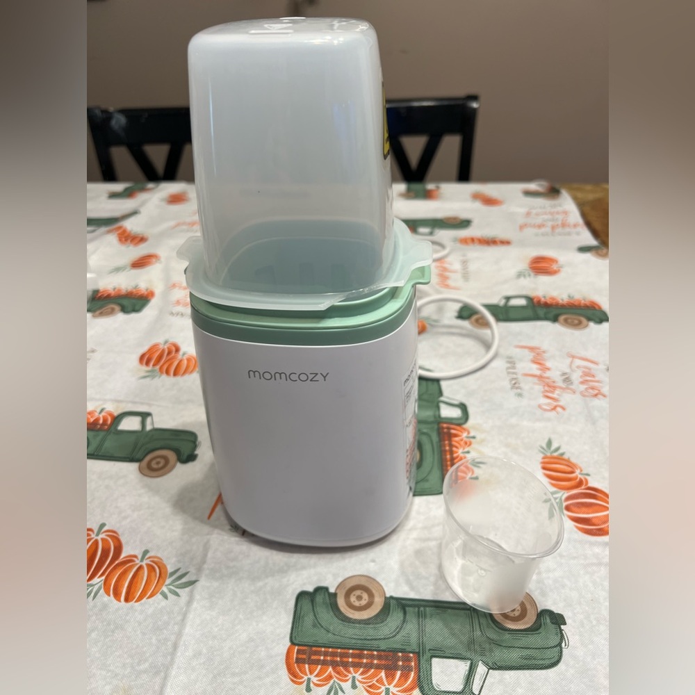 Momcozy bottle warmer